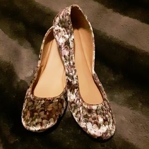 Floral velvet Flats